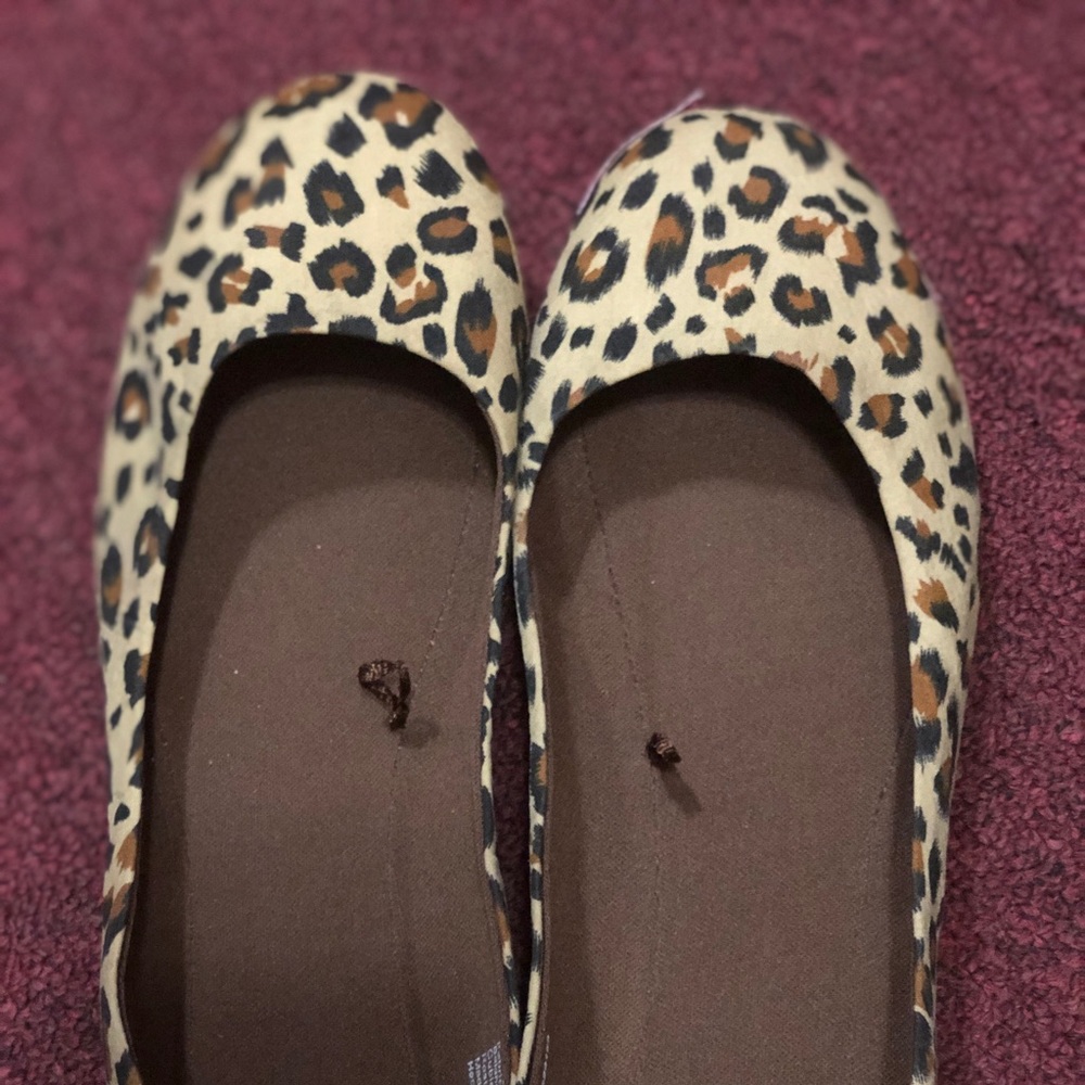 Leopard print flats